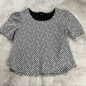 W5 Geometric Boxy Puffy Short Sleeved Top
